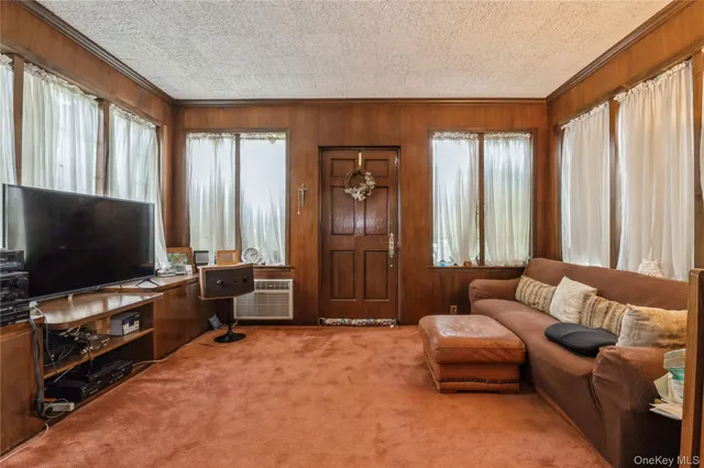 $1,350,000 | 898 West Broadway, Woodmere, NY 11598