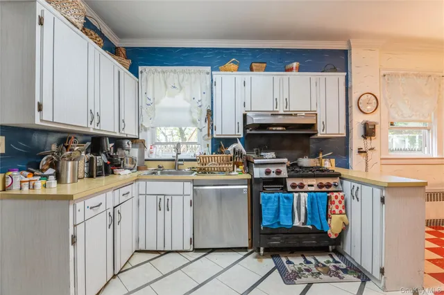 $1,350,000 | 898 West Broadway, Woodmere, NY 11598