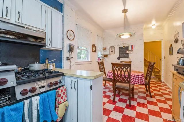 $1,350,000 | 898 West Broadway, Woodmere, NY 11598