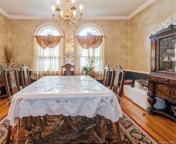 $1,350,000 | 898 West Broadway, Woodmere, NY 11598