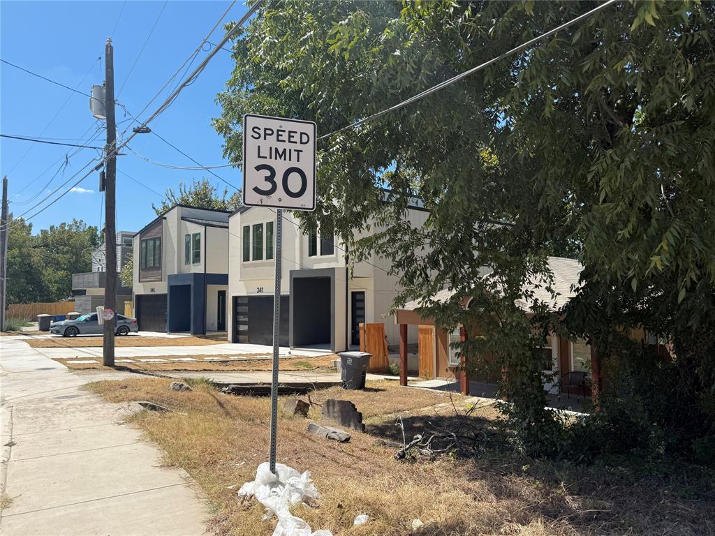 333 Bonnie View Road Dallas, TX 75203 - Photo 6 of 6 Street view left side