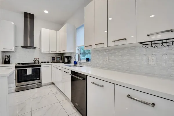 $7,000 | 1371 North Ocean Boulevard, Pompano Beach, FL 33062