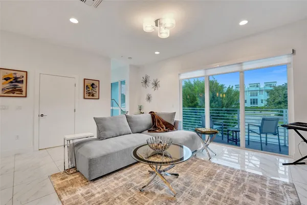 $7,000 | 1371 North Ocean Boulevard, Pompano Beach, FL 33062