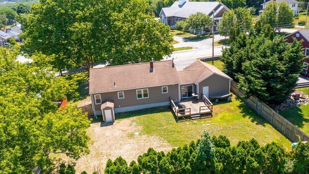 537 Gardners Neck Road Swansea, MA 02777 - Photo 5 of 28 Gallery Image 5