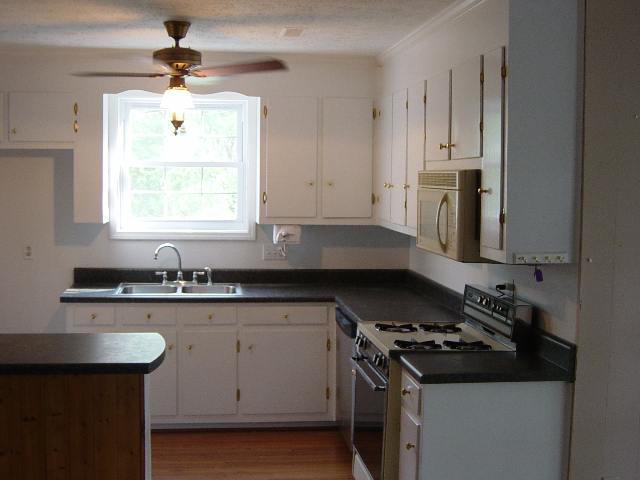 612 Parkins Mill Road Greenville, SC 29607 - Photo 3 of 9