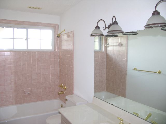 612 Parkins Mill Road Greenville, SC 29607 - Photo 4 of 9