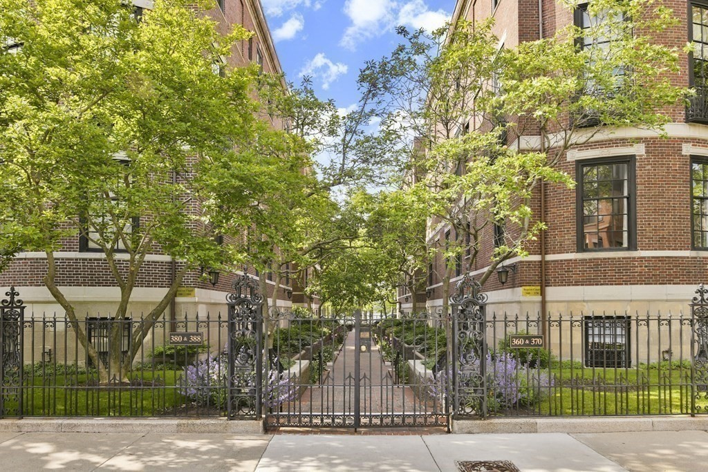 360 Beacon Street, Unit 1 Boston, MA 02116 - Photo 18 of 22