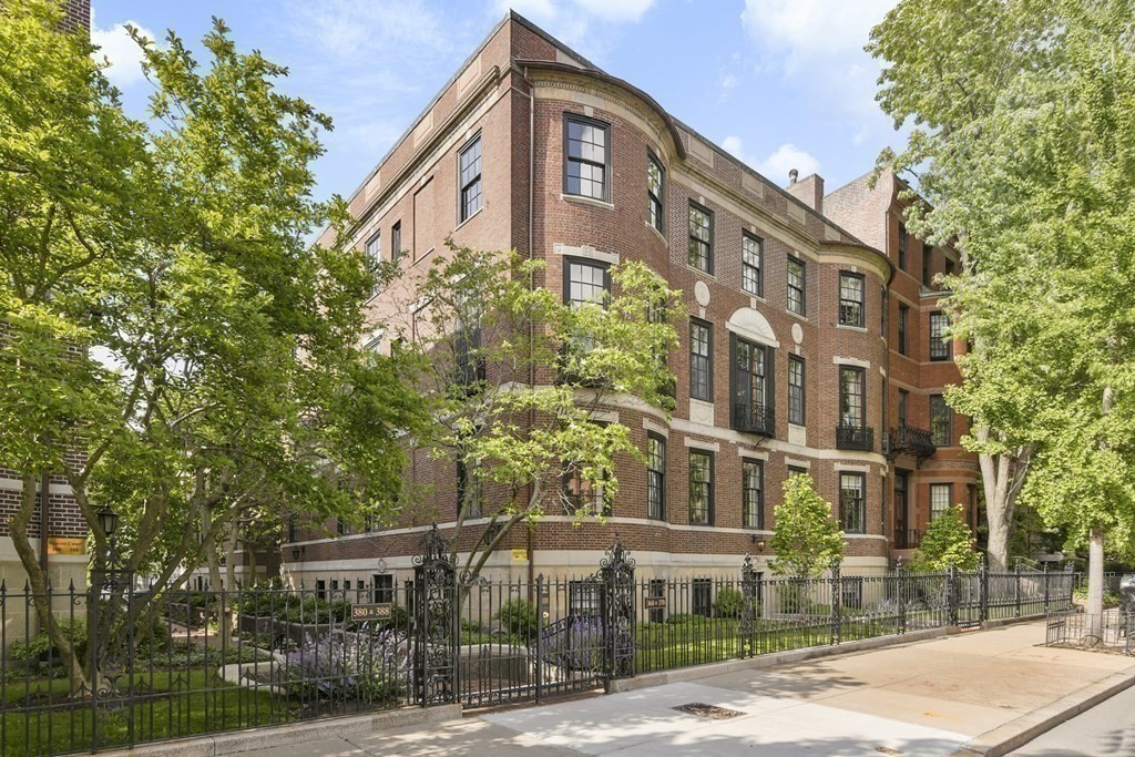 360 Beacon Street, Unit 1 Boston, MA 02116 - Photo 19 of 22