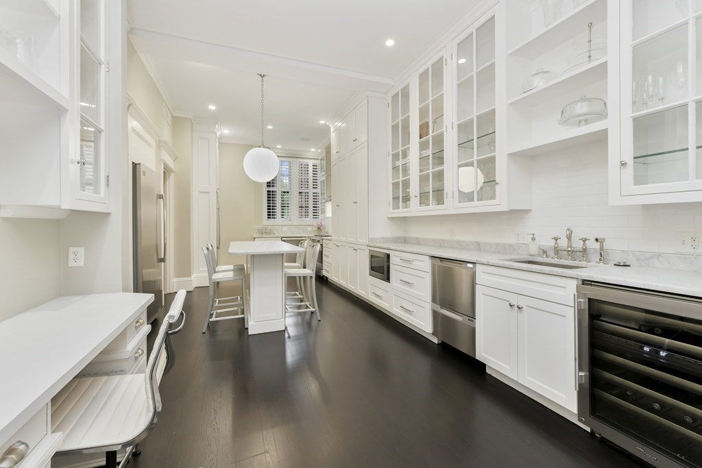 360 Beacon Street, Unit 1 Boston, MA 02116 - Photo 5 of 22