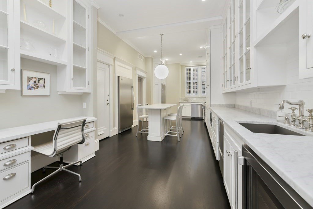 360 Beacon Street, Unit 1 Boston, MA 02116 - Photo 6 of 22