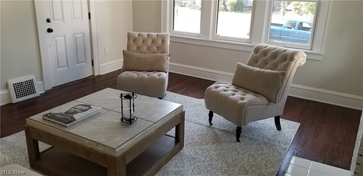 4504 Telhurst Road Cleveland, OH 44121 - Photo 6 of 35