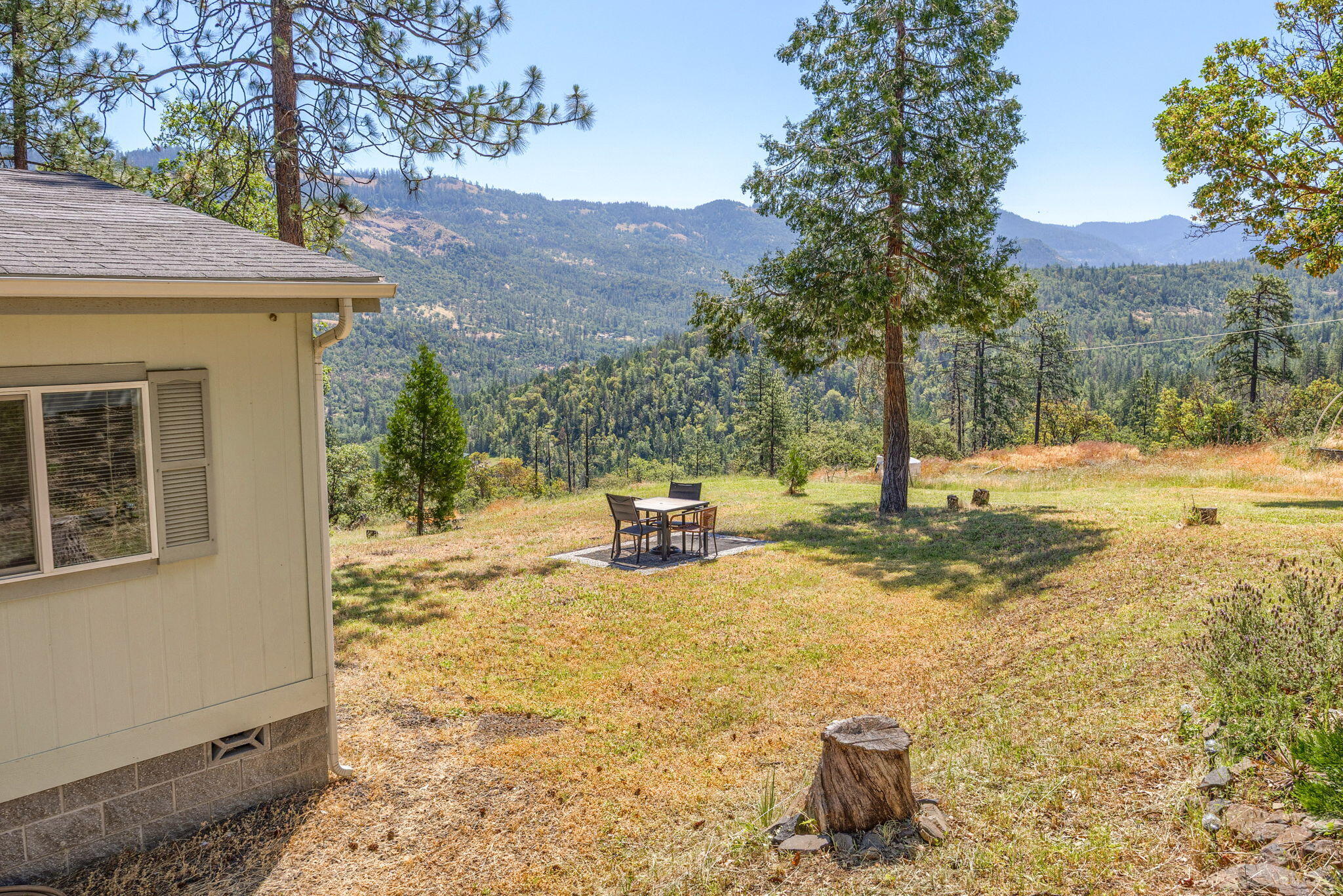 8080 East Antelope Road Eagle Point, OR 97524 - Photo 3 of 35 Apx8080EA (7)