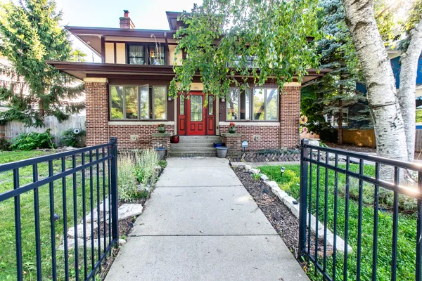 $325,000 | 2915 Washington Avenue, Racine, WI 53405