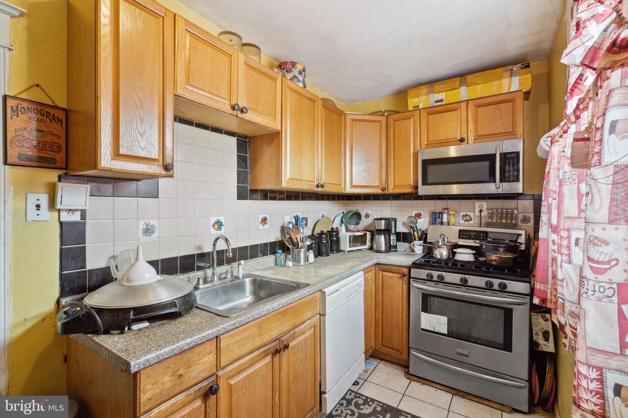 141 Wellington Road Upper Darby, PA 19082 - Photo 11 of 29