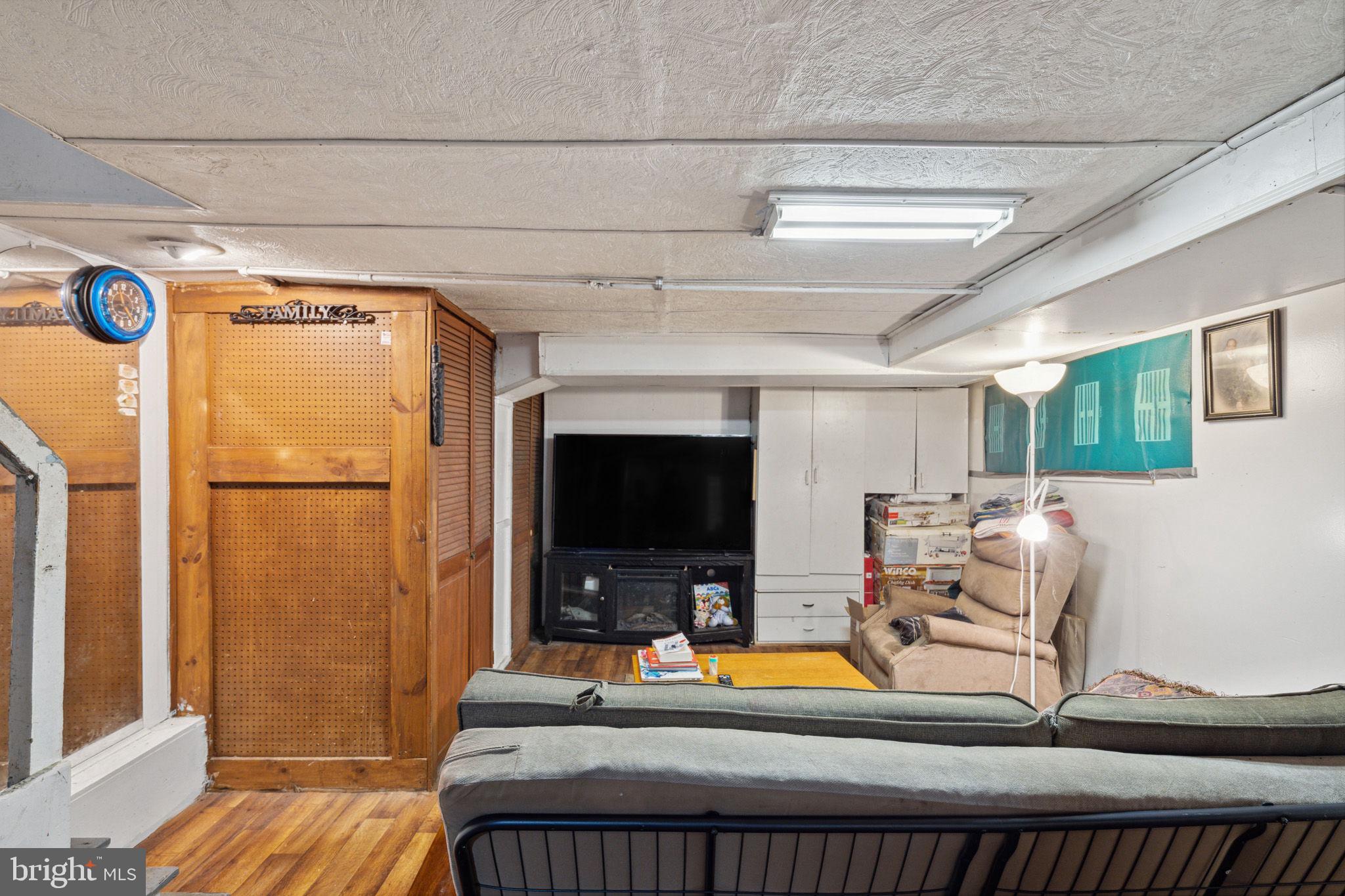 141 Wellington Road Upper Darby, PA 19082 - Photo 17 of 29