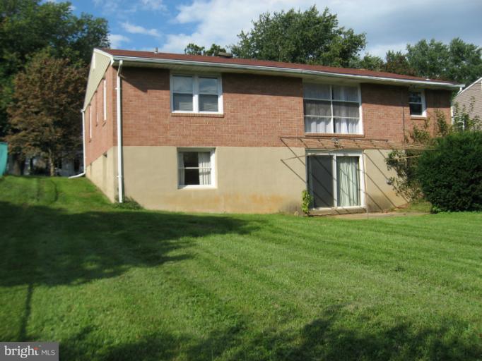Exterior (Rear)