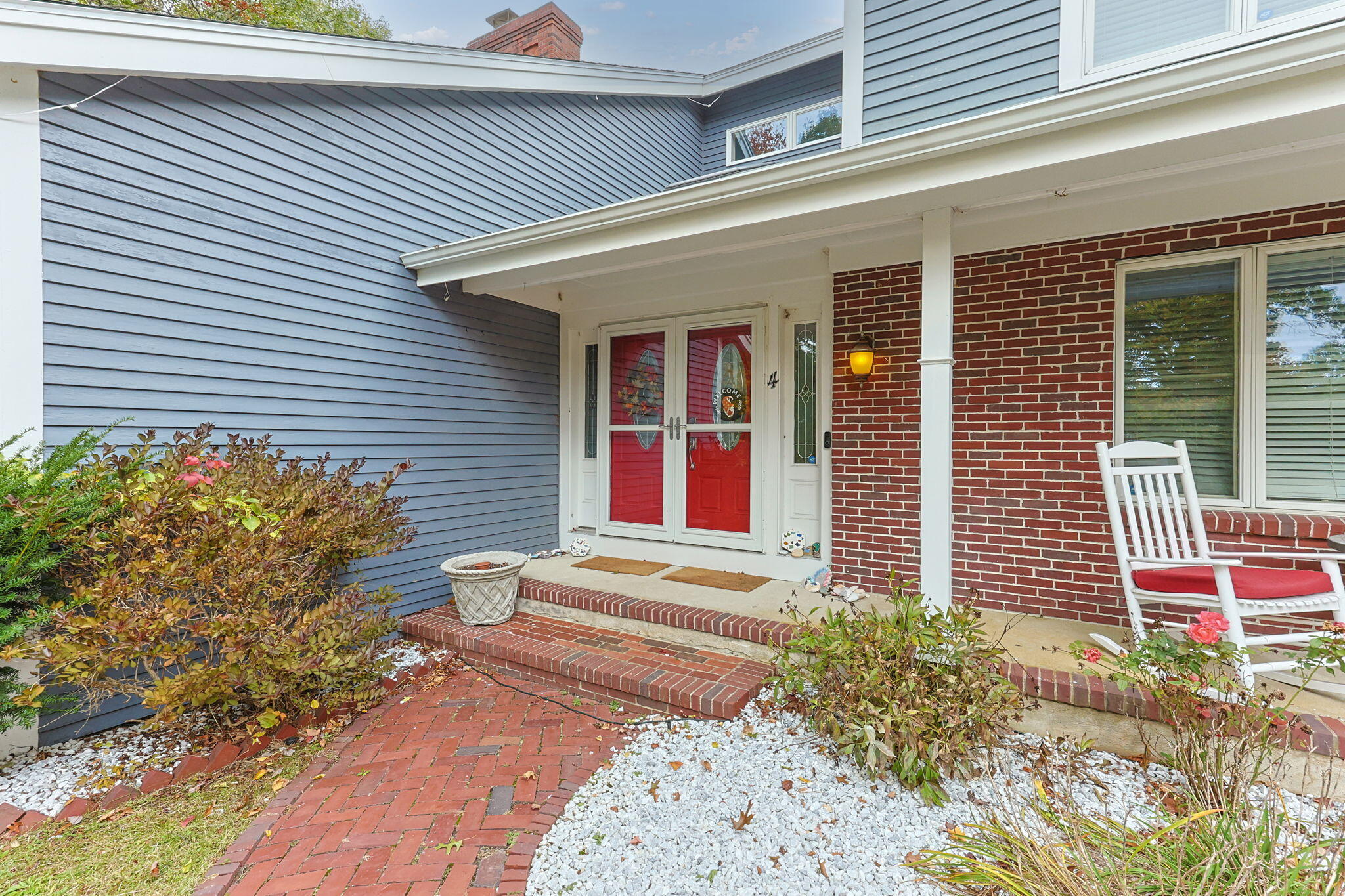 4 Knob Lane Buzzards Bay, MA 02532 - Photo 5 of 52 front view of a house