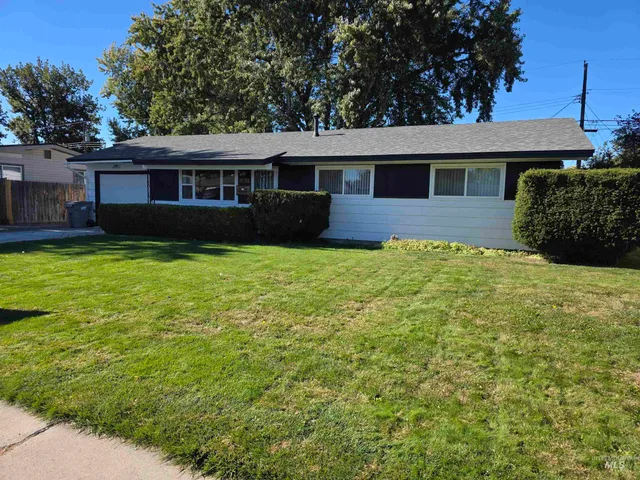 $265,000 | 1185 Phelps Circle, Mountain Home, ID 83647
