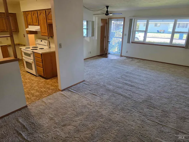 $265,000 | 1185 Phelps Circle, Mountain Home, ID 83647