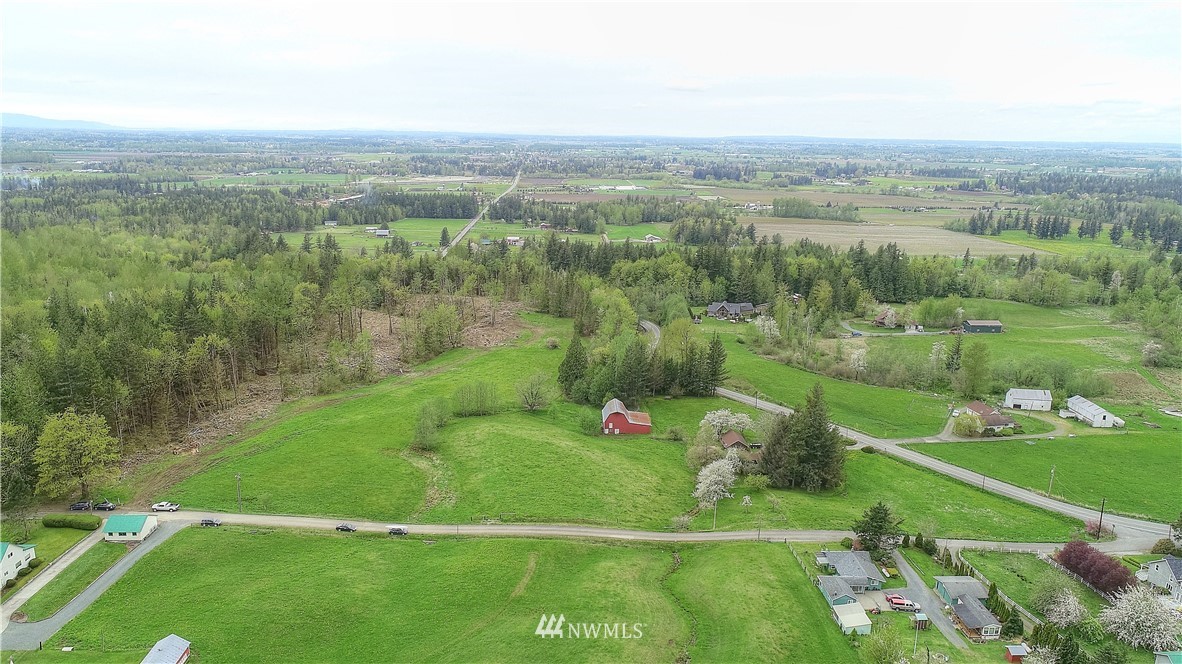 4079 South Pass Road Everson, WA 98247 - Photo 2 of 35 a view of a city