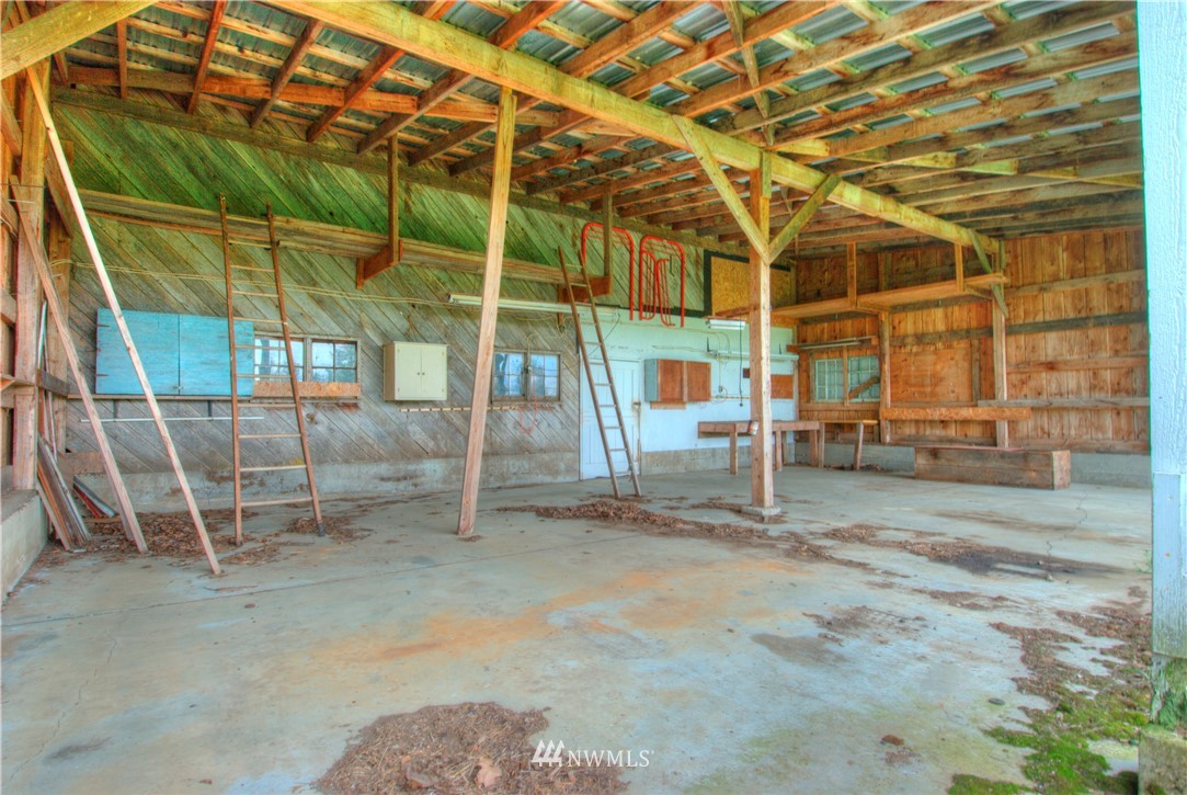 4079 South Pass Road Everson, WA 98247 - Photo 25 of 35 a view of a room with wooden chairs