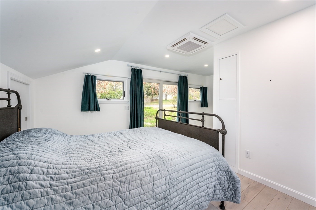 8 Elizabeth Road Bourne, MA 02559 - Photo 15 of 34