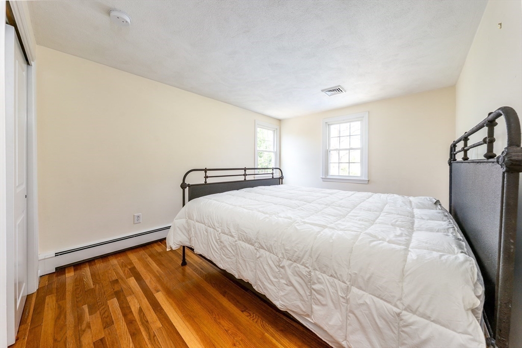 8 Elizabeth Road Bourne, MA 02559 - Photo 19 of 34