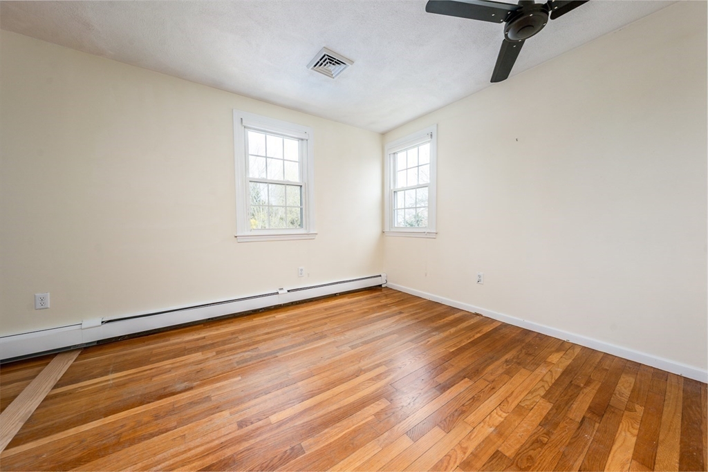 8 Elizabeth Road Bourne, MA 02559 - Photo 22 of 34