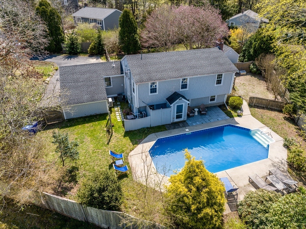 8 Elizabeth Road Bourne, MA 02559 - Photo 3 of 34