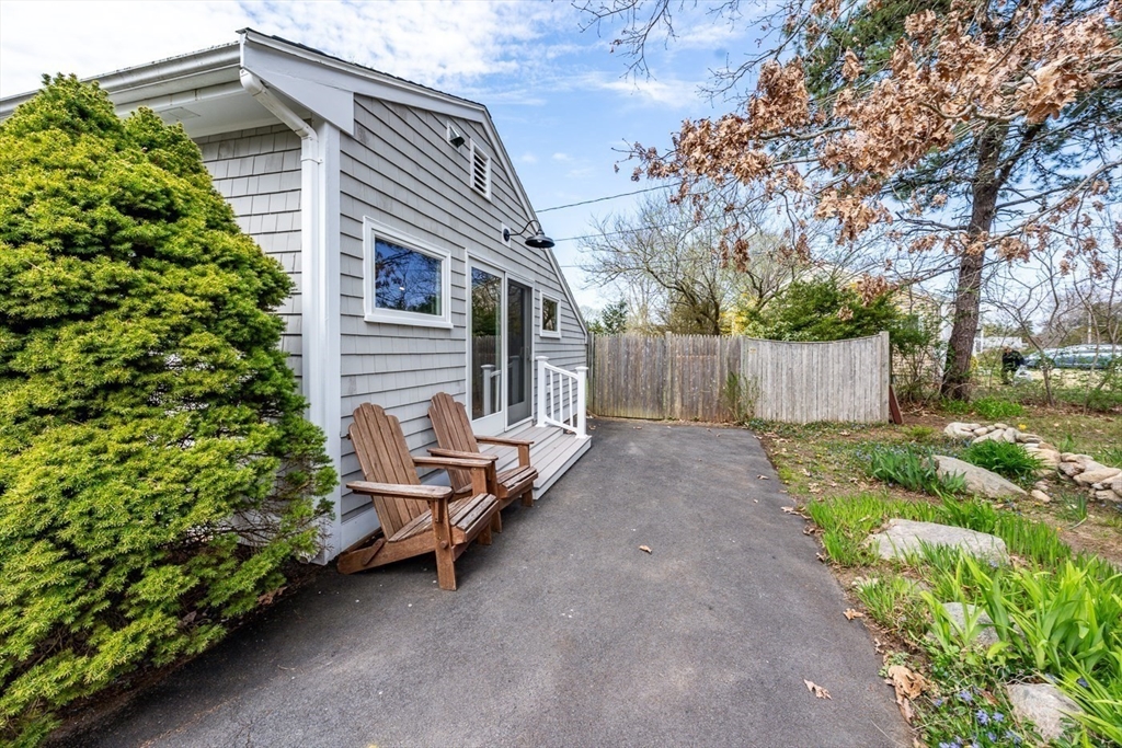 8 Elizabeth Road Bourne, MA 02559 - Photo 32 of 34