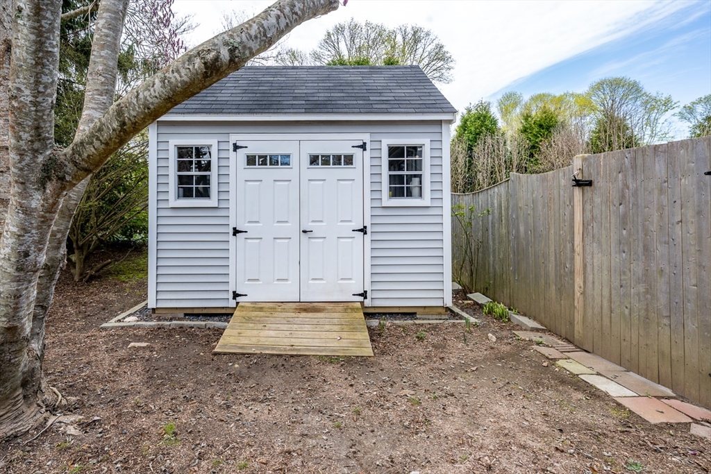 8 Elizabeth Road Bourne, MA 02559 - Photo 34 of 34