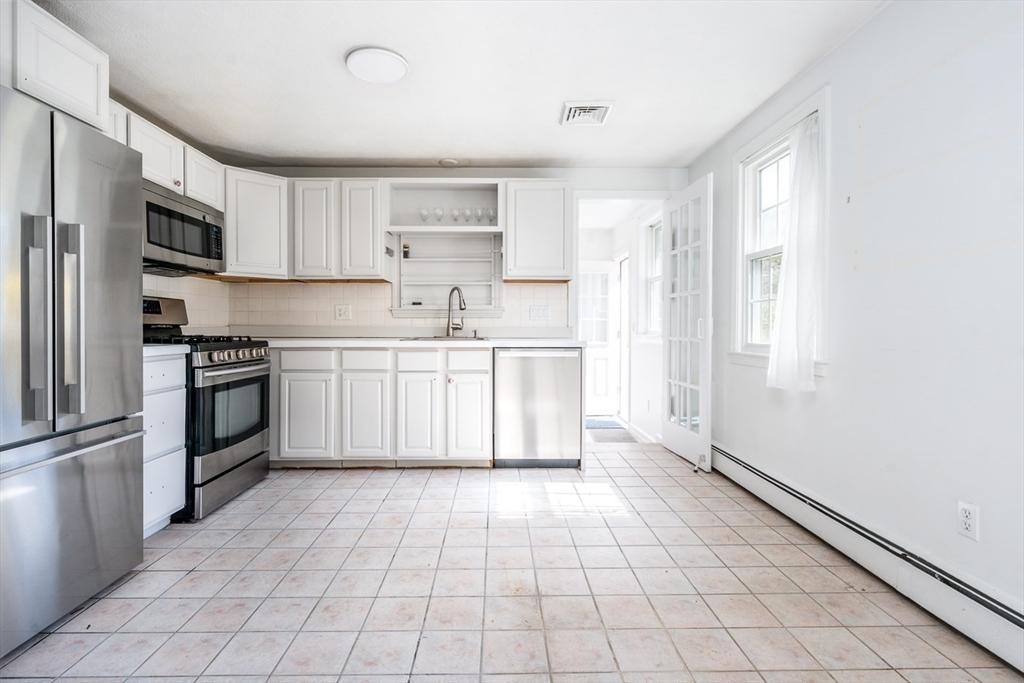 8 Elizabeth Road Bourne, MA 02559 - Photo 7 of 34