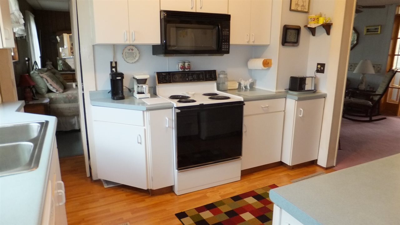 838 South Zimmerman Road Beulah, MI 49617 - Photo 5 of 24 1801583-4.JPG