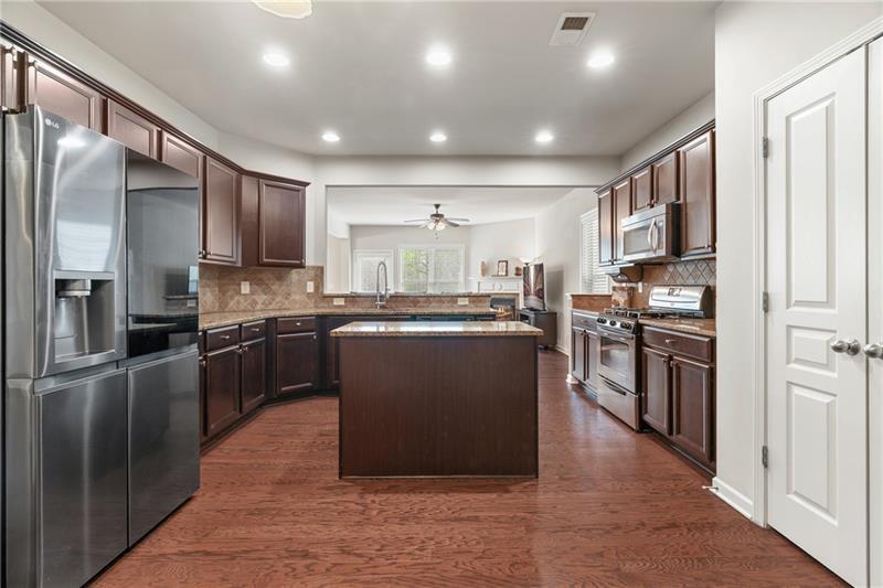 4615 Cold Spring Court Cumming, GA 30041 - Photo 4 of 37 Gallery Image 4