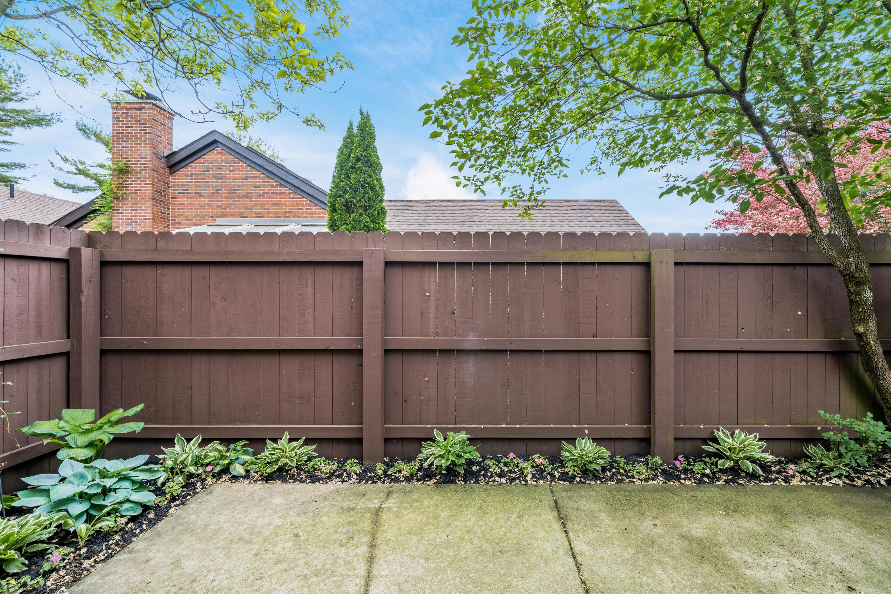 2101 Coach Road North Columbus, OH 43220 - Photo 27 of 31 Patio