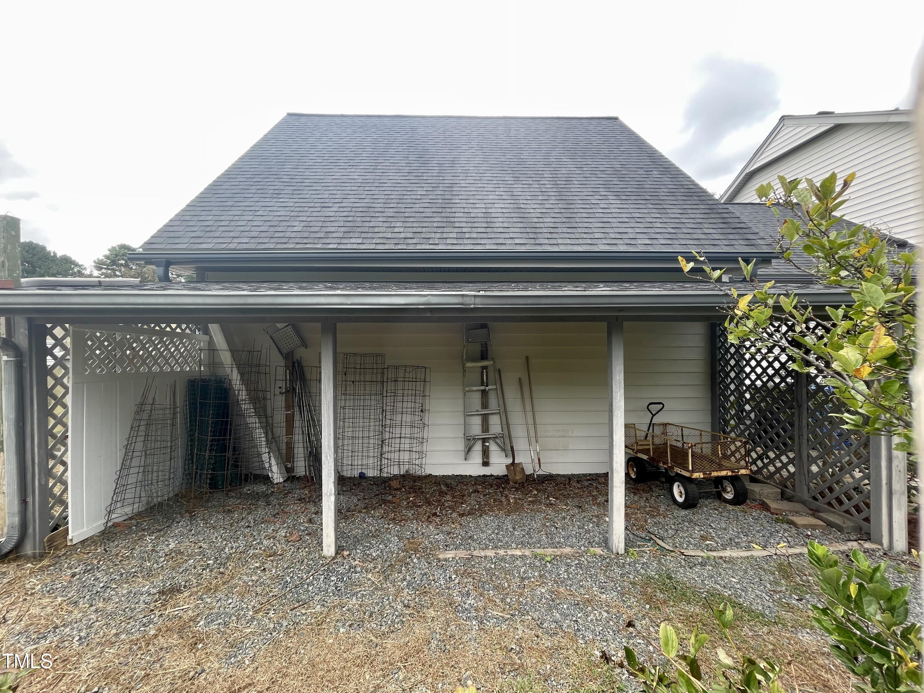 8100 N Creek Raleigh, NC 27613 - Photo 11 of 32 Shed
