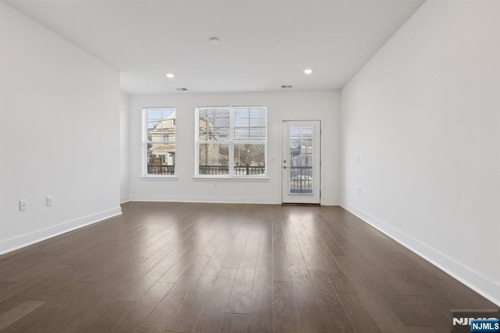 379 Main Street Little Falls, NJ 07424 - Photo 11 of 44