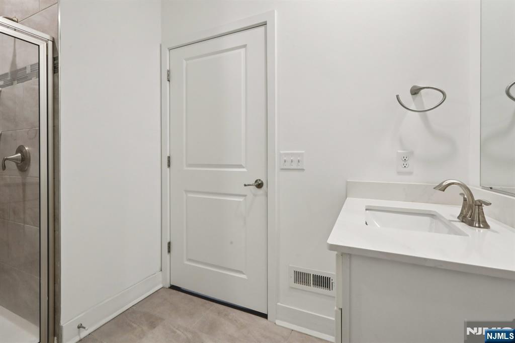 379 Main Street Little Falls, NJ 07424 - Photo 17 of 44