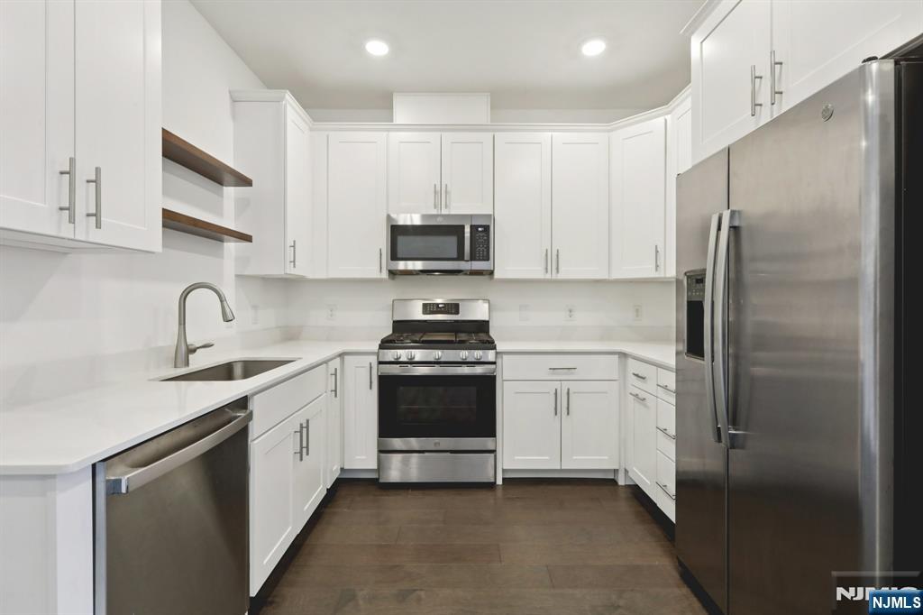 379 Main Street Little Falls, NJ 07424 - Photo 3 of 44