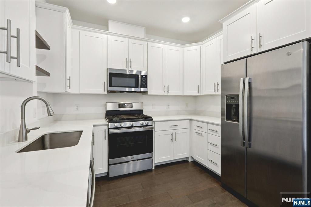 379 Main Street Little Falls, NJ 07424 - Photo 5 of 44