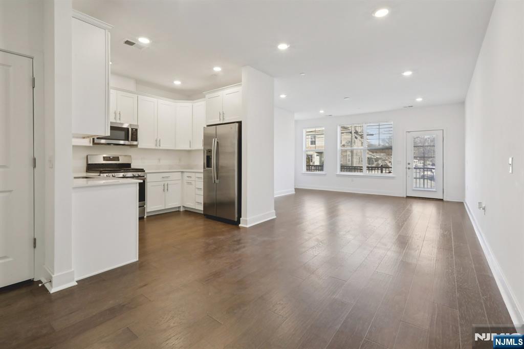 379 Main Street Little Falls, NJ 07424 - Photo 9 of 44