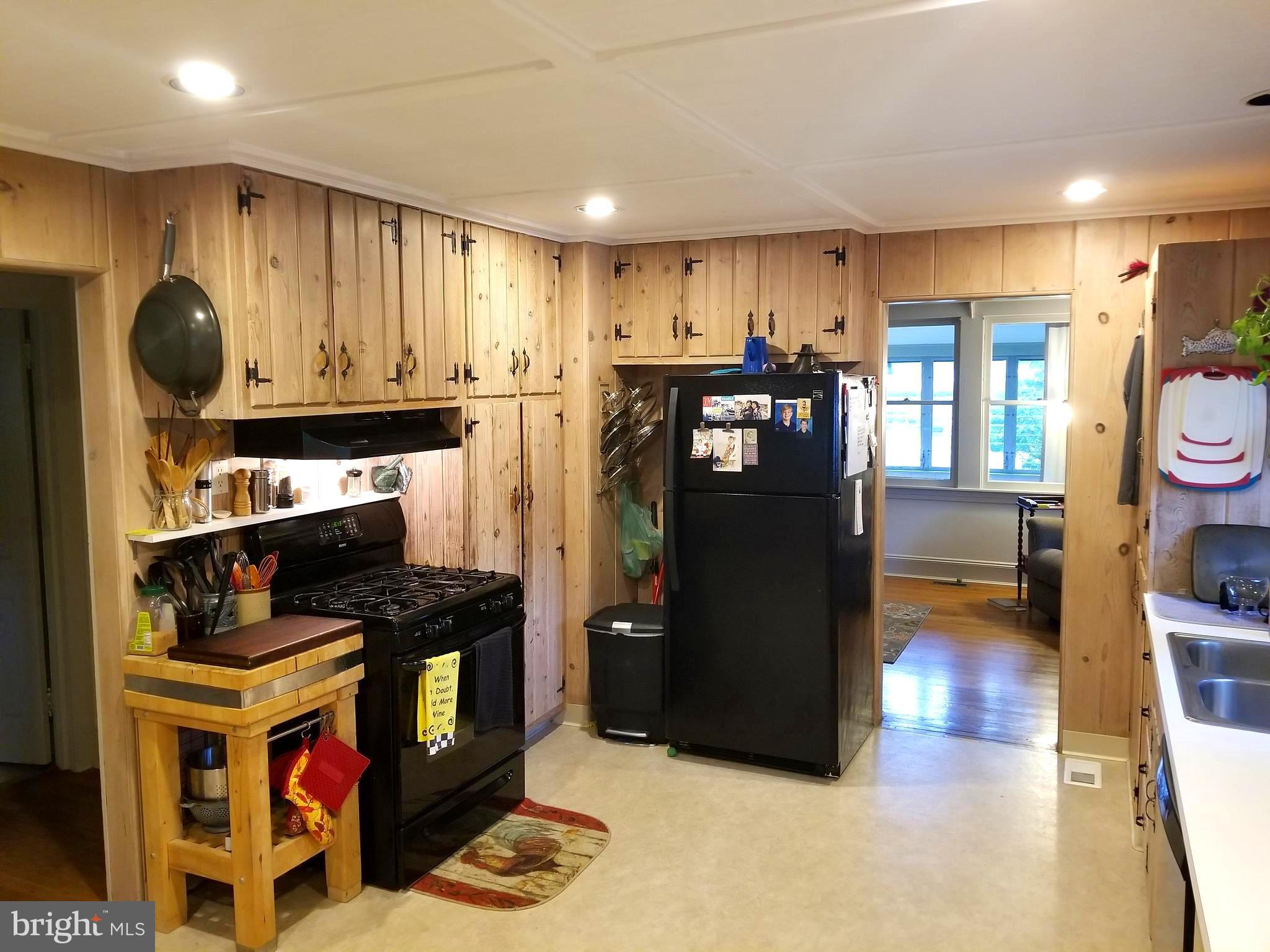 6077 Drum Point Road Deale, MD 20751 - Photo 8 of 18 Kitchen