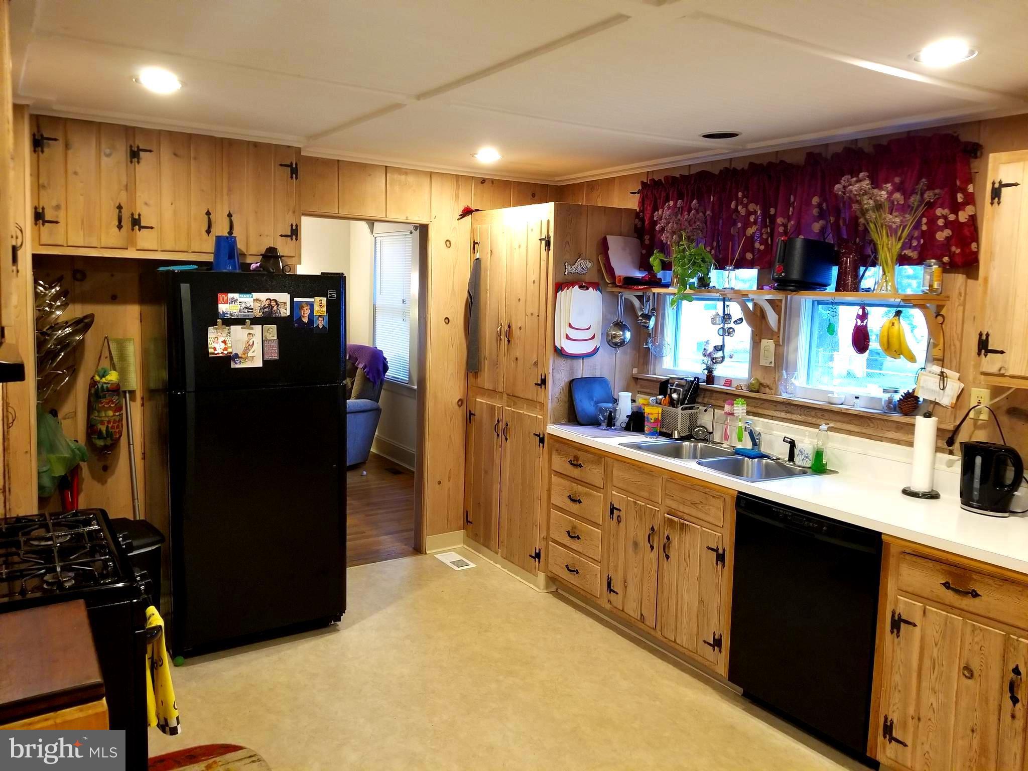 6077 Drum Point Road Deale, MD 20751 - Photo 9 of 18 Kitchen