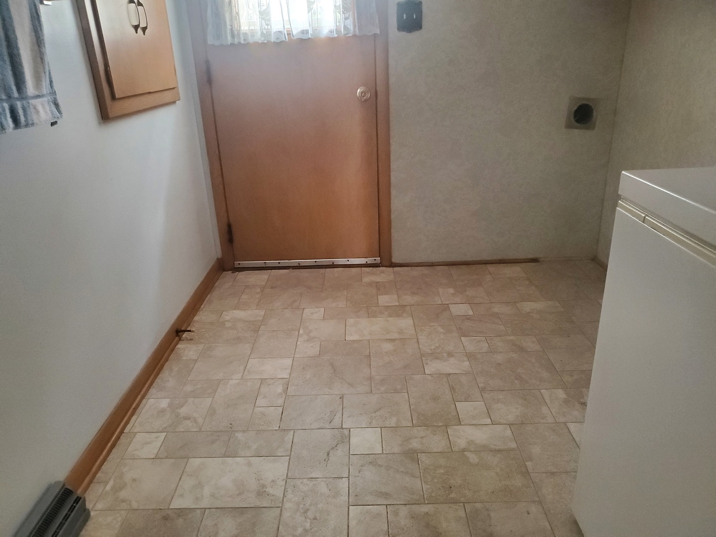 316 North Commerce Street Gilman, IL 60938 - Photo 15 of 26 a view of an empty room