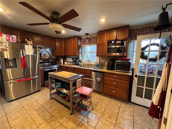 $389,000 | 37 Aldrich Street, West Warwick, RI 02893
