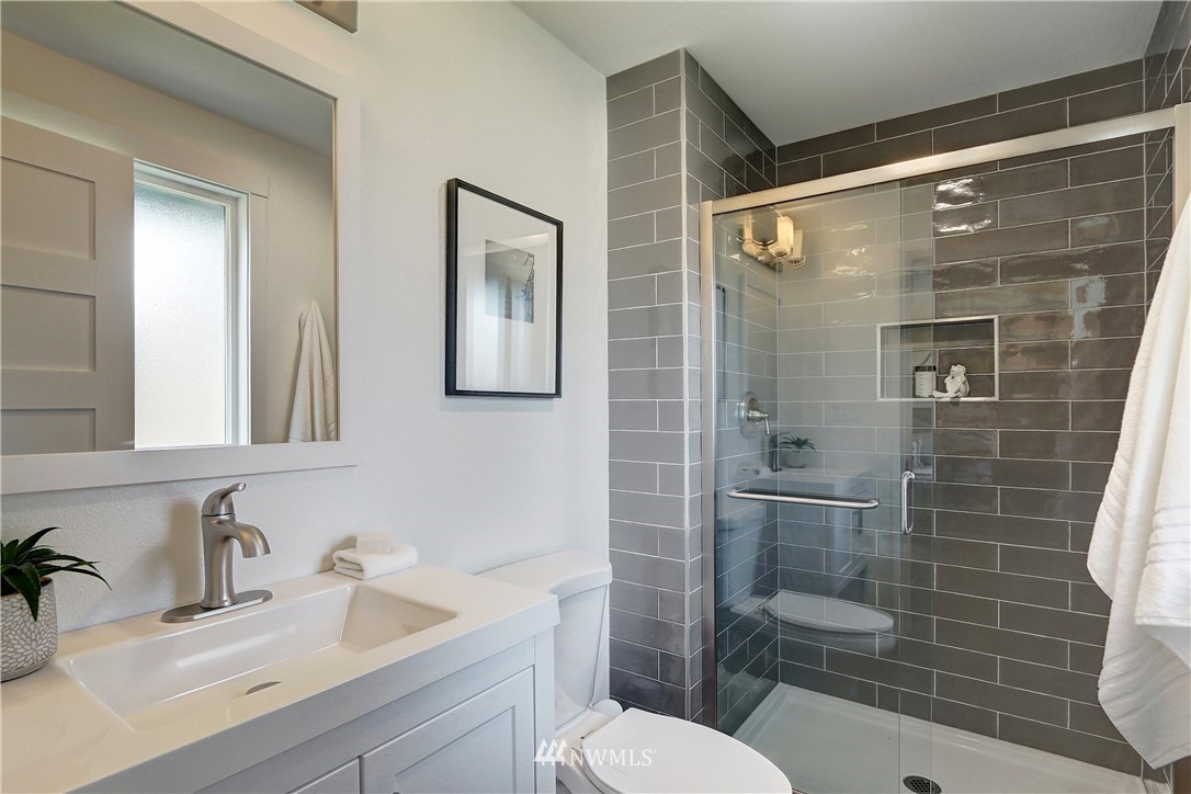 1900 16th Place Southeast Renton, WA 98055 - Photo 11 of 32 Gallery Image 11