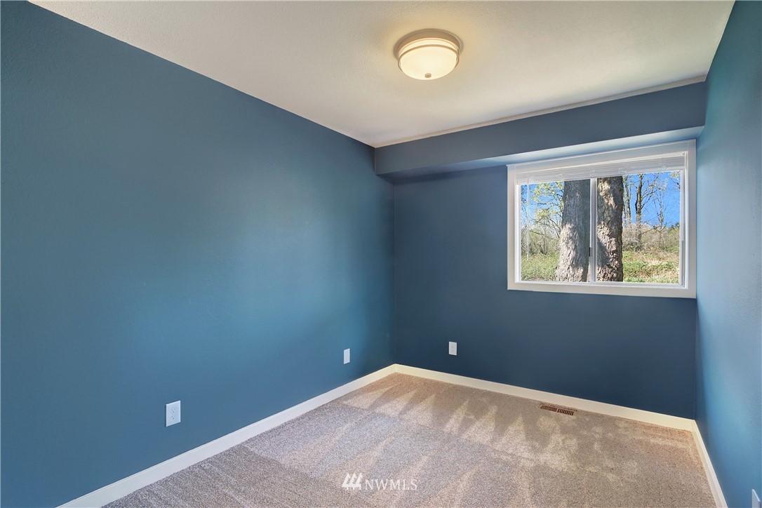 1900 16th Place Southeast Renton, WA 98055 - Photo 12 of 32 Gallery Image 12