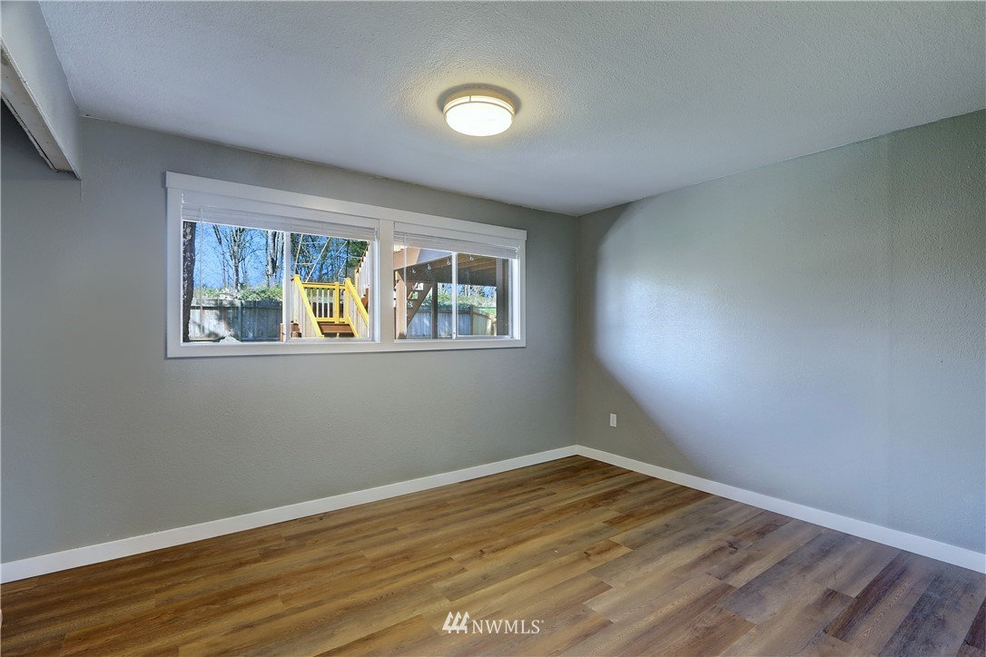 1900 16th Place Southeast Renton, WA 98055 - Photo 14 of 32 Gallery Image 14