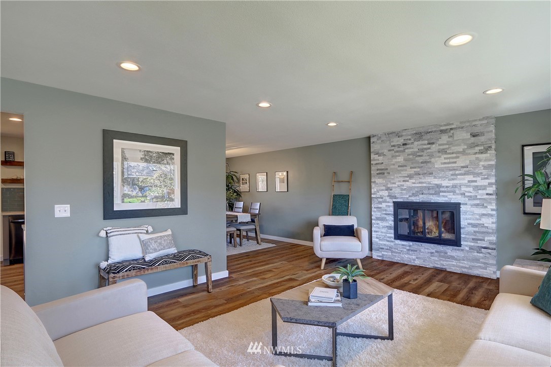 1900 16th Place Southeast Renton, WA 98055 - Photo 5 of 32 Gallery Image 5