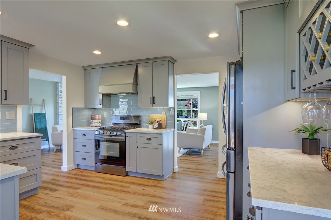 1900 16th Place Southeast Renton, WA 98055 - Photo 7 of 32 Gallery Image 7
